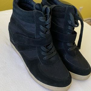 Steve Madden Olympia Wedge